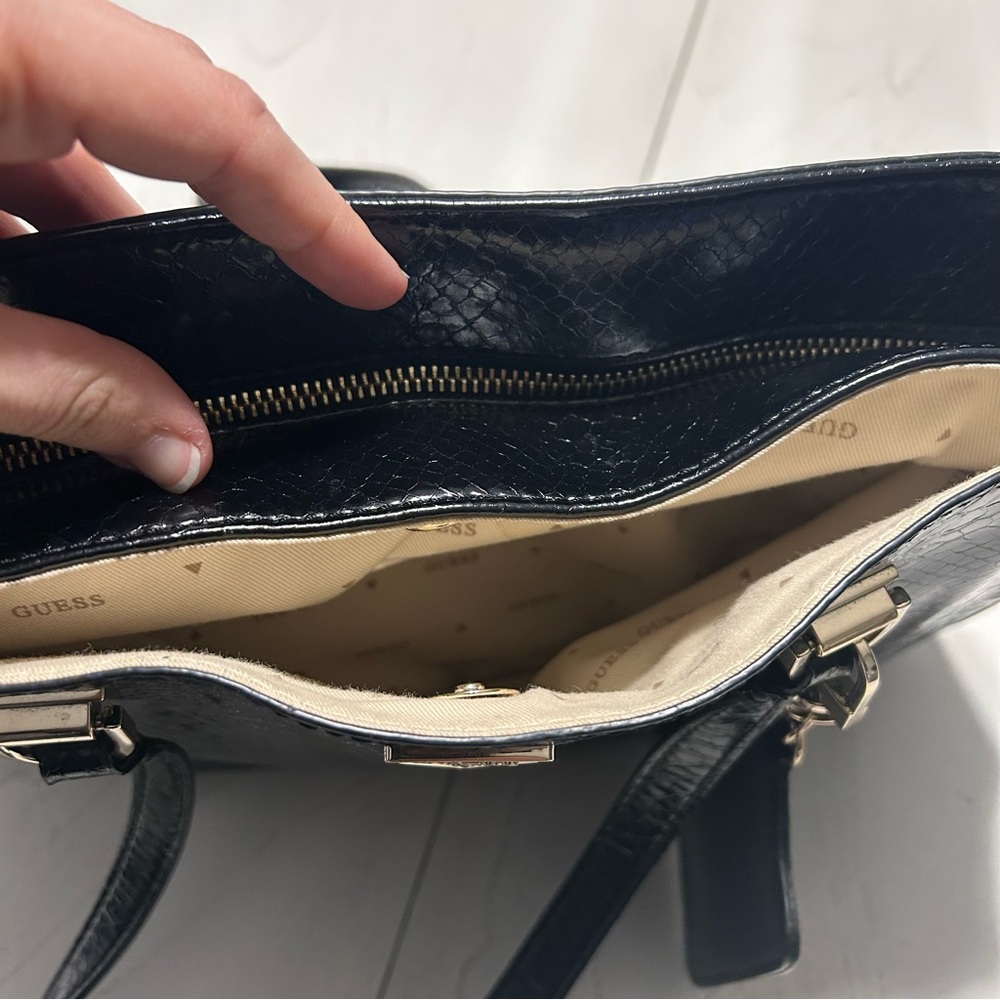 Guess Black Bag - Picture 10 of 16